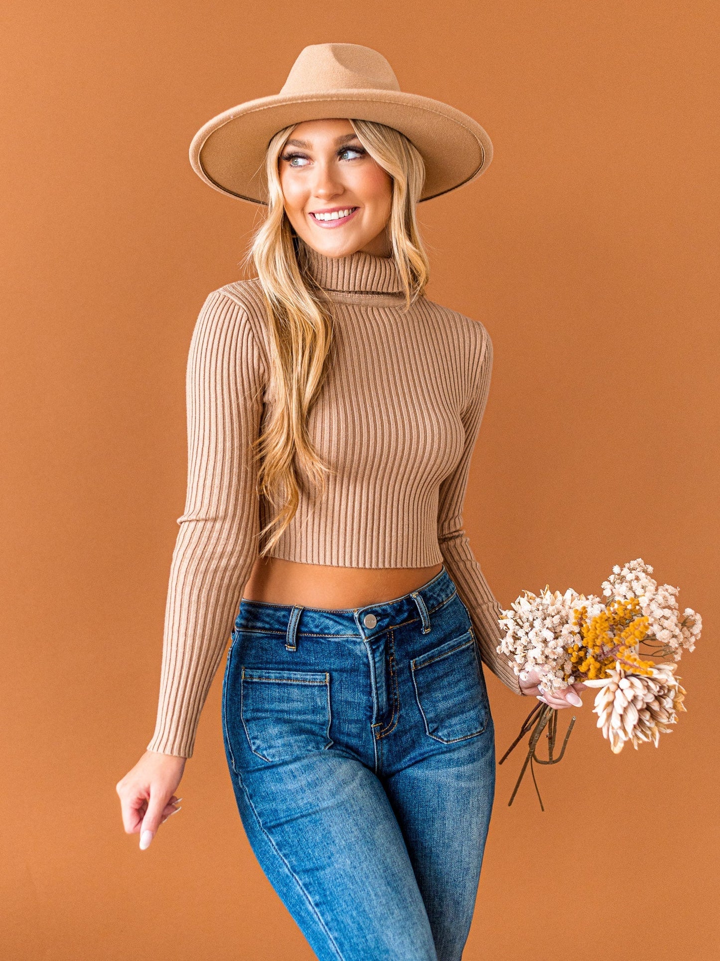 Point It Out Ribbed Crop Top