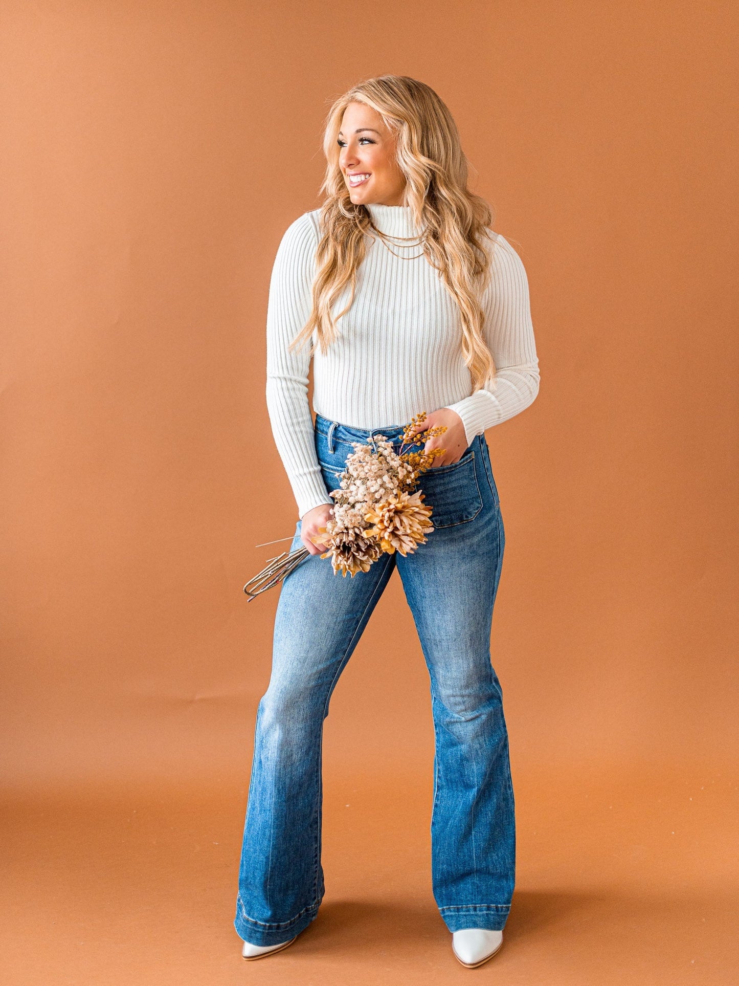 Point It Out Ribbed Crop Top