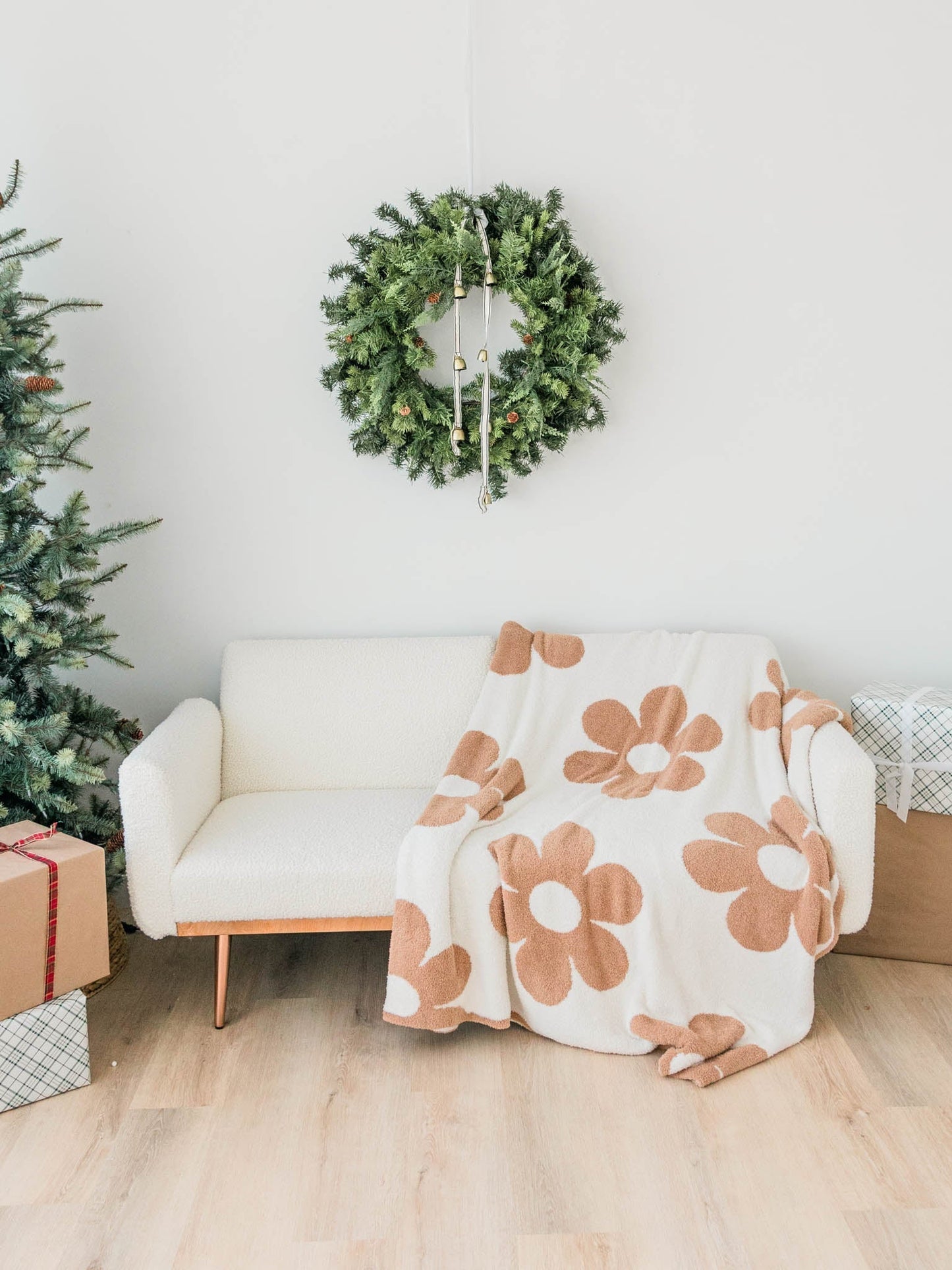 Jumbo Flower Plush Blanket