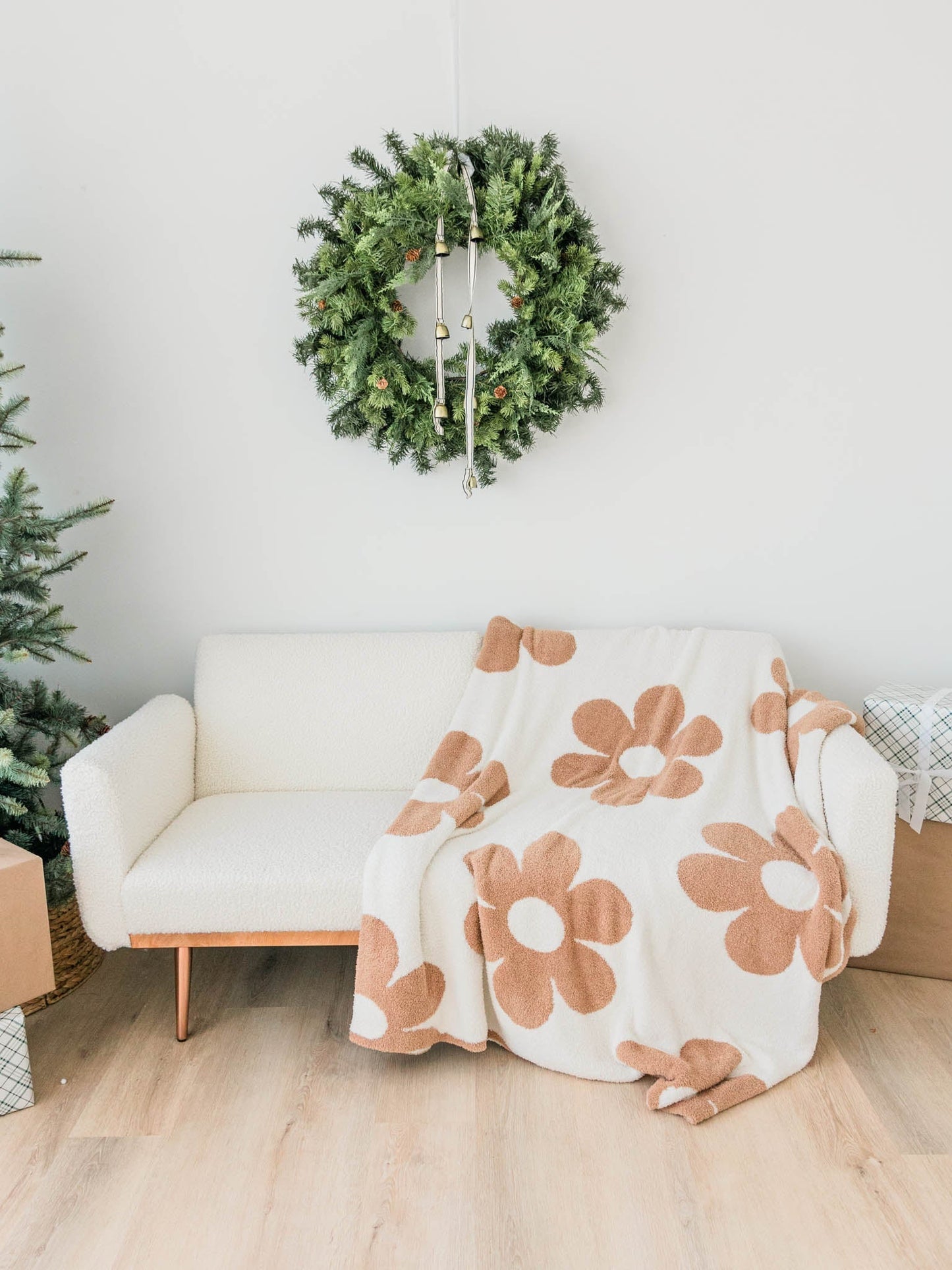 Jumbo Flower Plush Blanket
