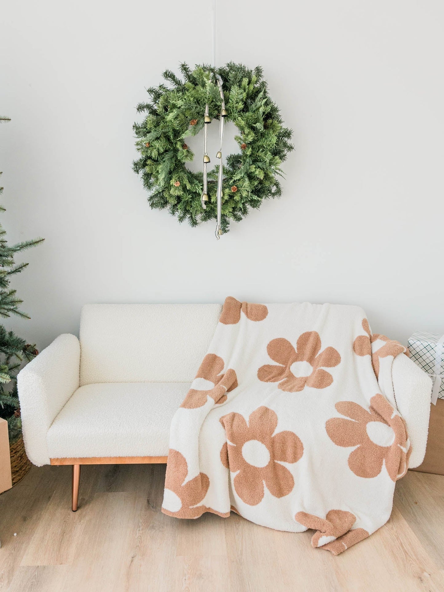 Jumbo Flower Plush Blanket