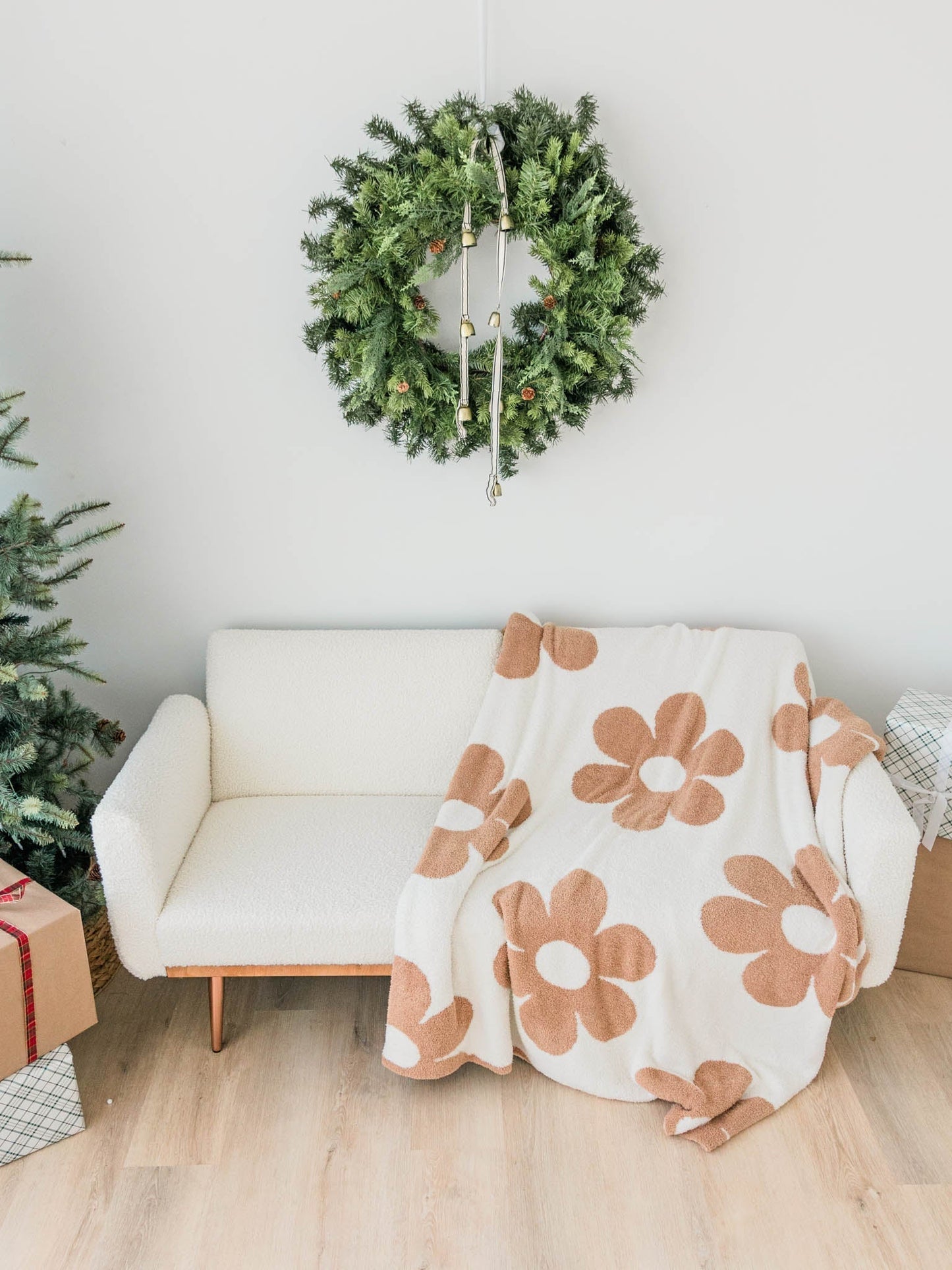 Jumbo Flower Plush Blanket