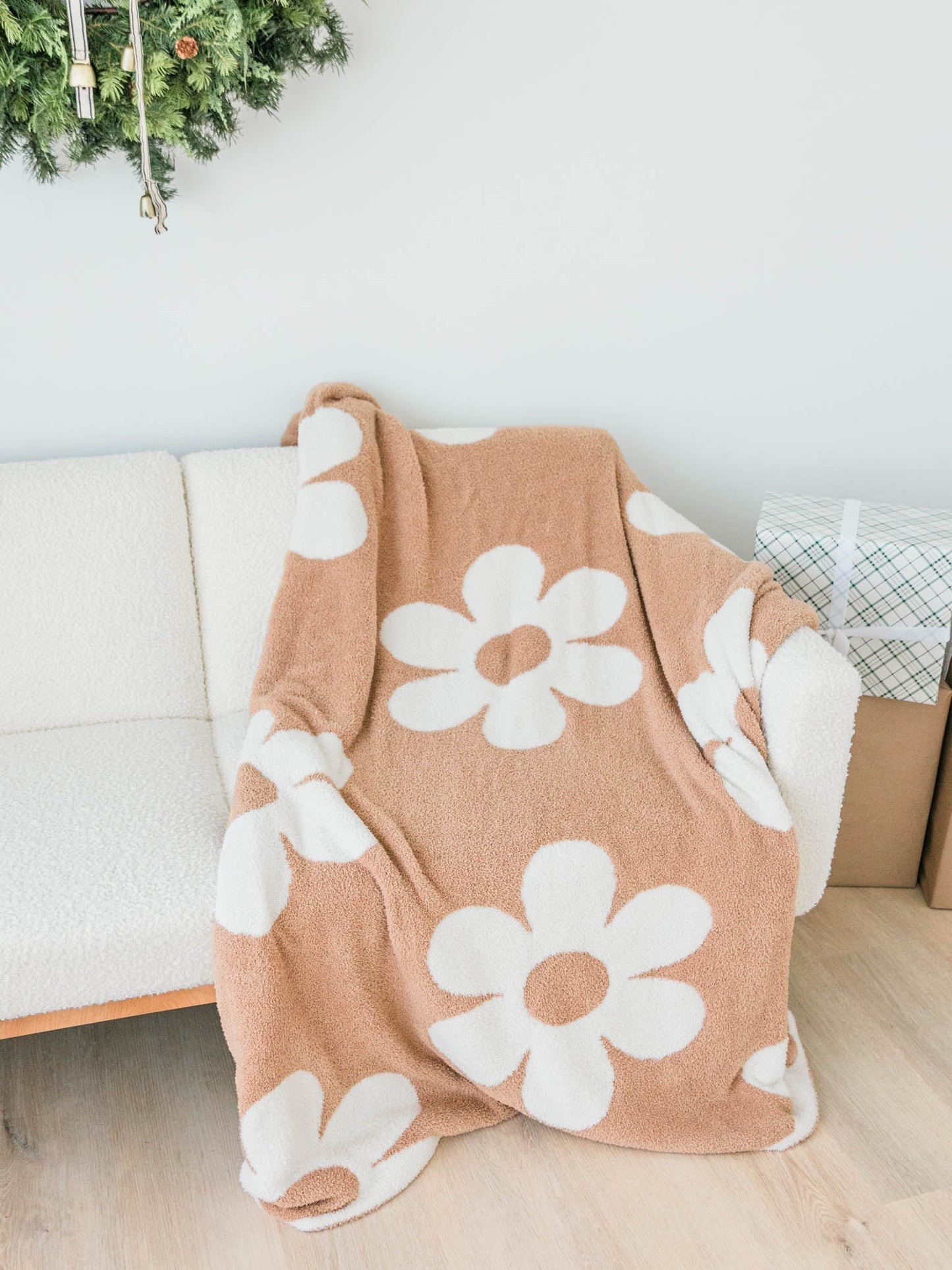 Jumbo Flower Plush Blanket