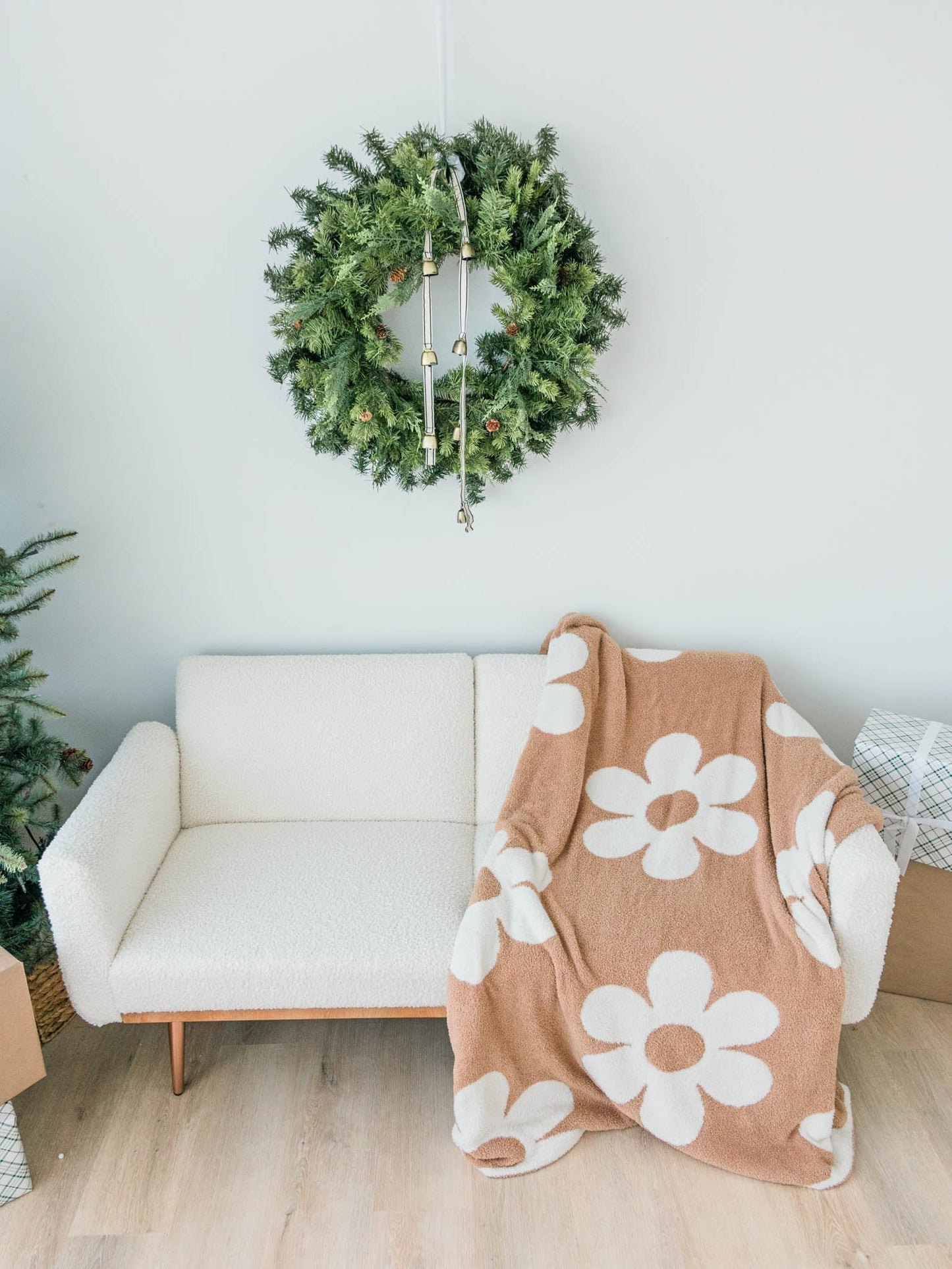 Jumbo Flower Plush Blanket